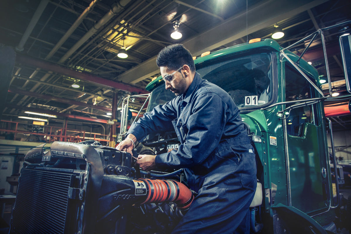 truck and transport mechanic