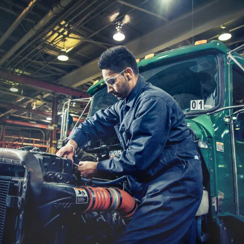 truck and transport mechanic