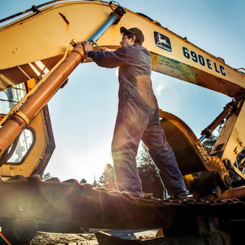 Heavy Duty Equipment Technician Mechanic